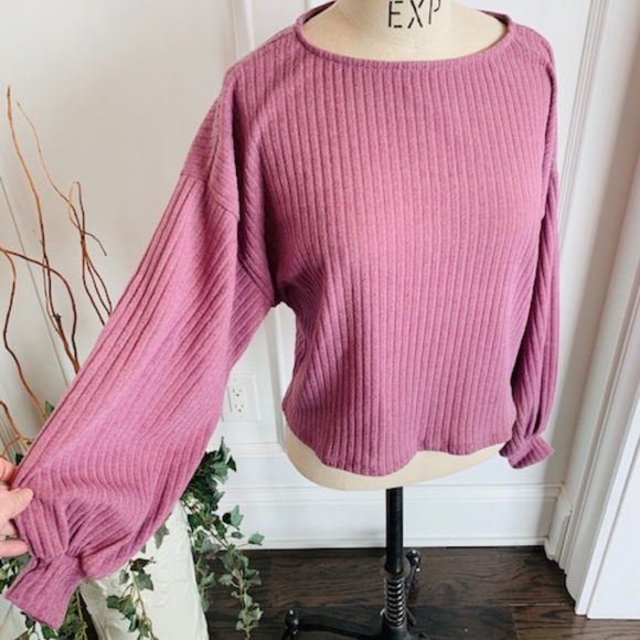 Forever 21 Tops - Forever 21 NW0T Balloon Sleeve Knit Top